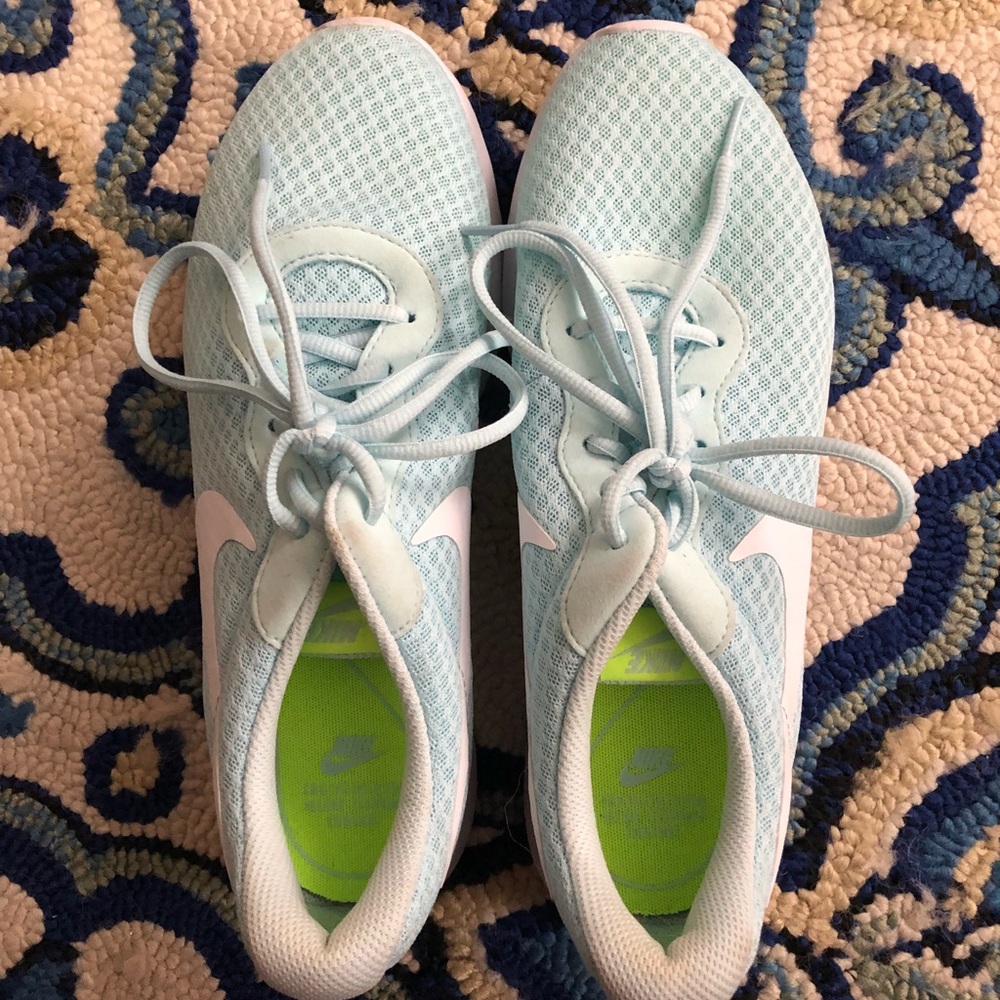 Nike Roshe 9.5 Baby Blue